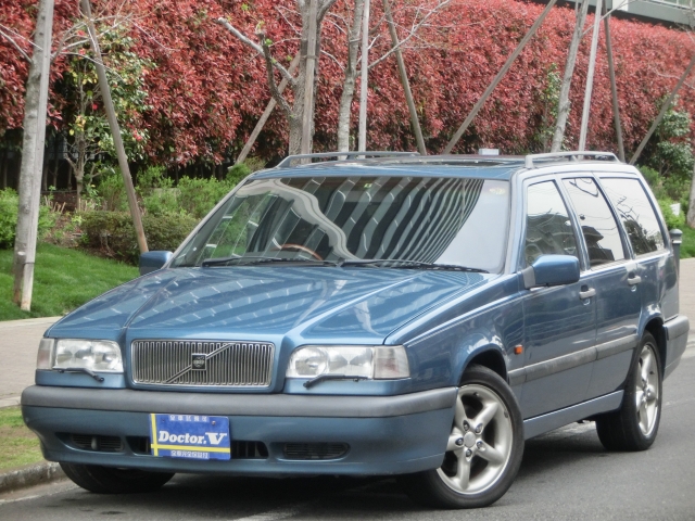 1997年　ボルボ　８５０　Ｄ車　右Ｈ　２．５－２０Ｖ　クラシックＰＫＧ　ブラック革・サンルーフ